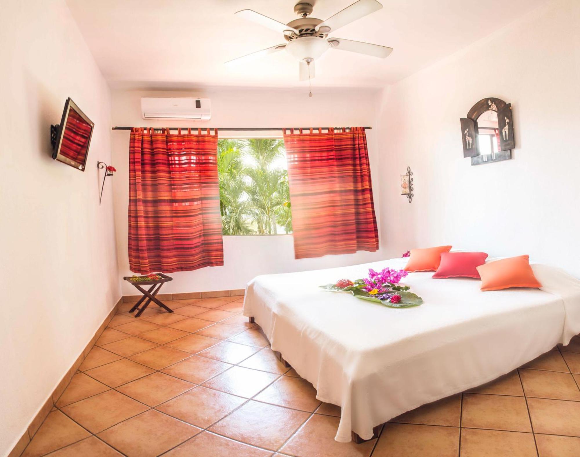 Hotel Laguna Del Cocodrilo Tamarindo Exteriör bild