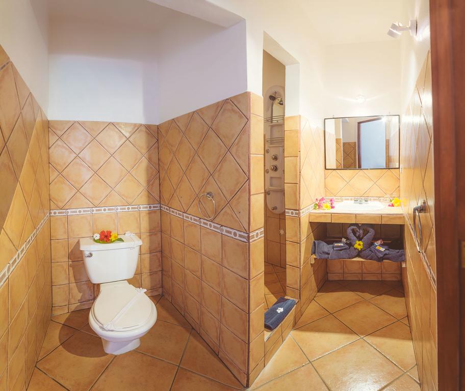 Hotel Laguna Del Cocodrilo Tamarindo Exteriör bild